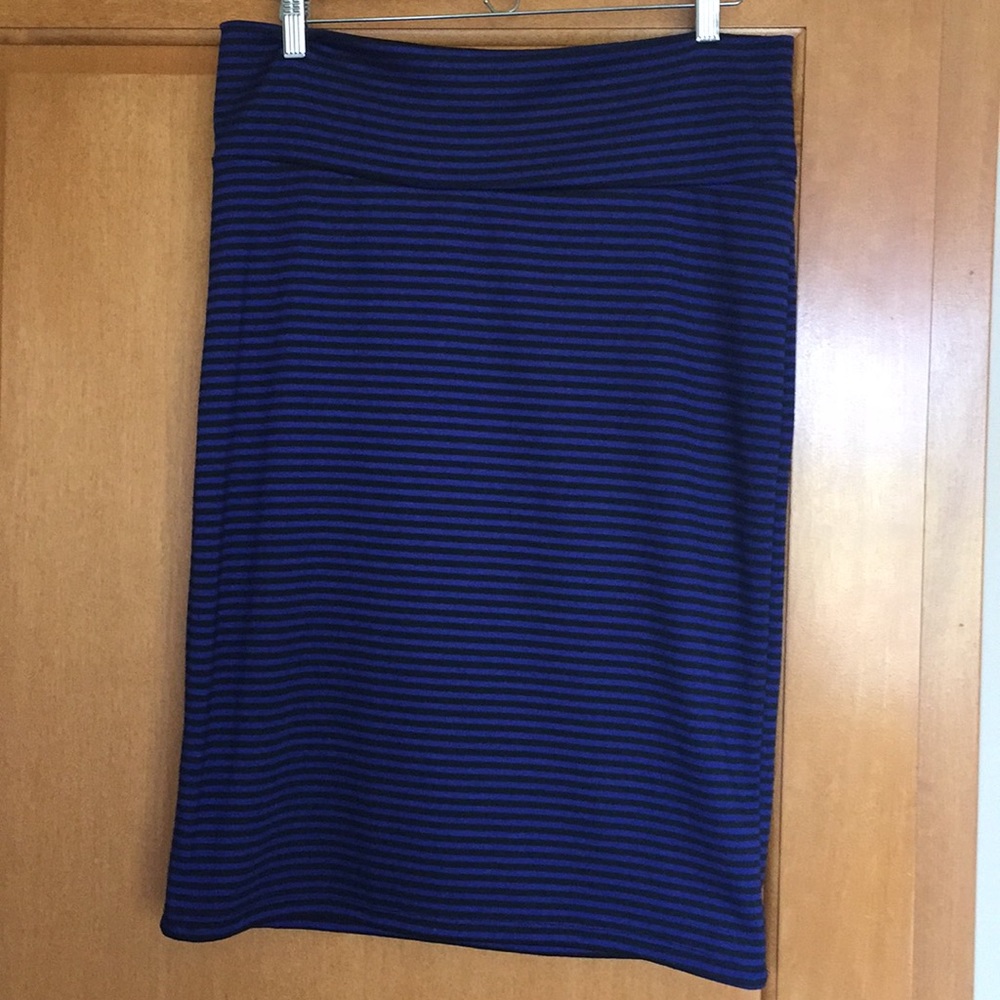 LulaRoe stretchy striped Cassie Skirt
